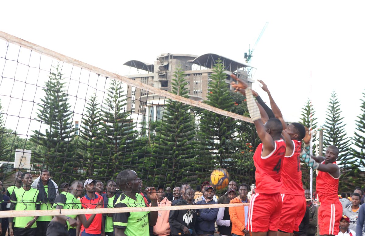NyandaruaCG018's tweet photo. PICTORIAL: Versus @UGC_TheChampion in men’s volleyball. His Excellency Governor (Dr.) Moses N. Badilisha Kiarie’s lads battled valiantly in each set before crashing 0-3.
#Keepingthepromise
#TheCHANGEManifesto
#Talesoftransformation https://t.co/6diFm1sqJp