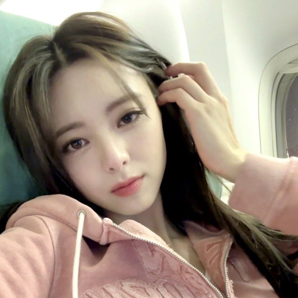 stillwithyuna's tweet photo. ✈️ 🤳🏽 https://t.co/XRzQMIQ6IB