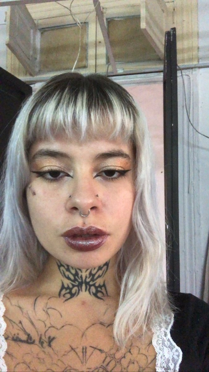 1000e666's tweet photo. la cara que le pongo cuando no me dice ke soy la niña de sus ojos. 🥺 https://t.co/a2m73CHpHU