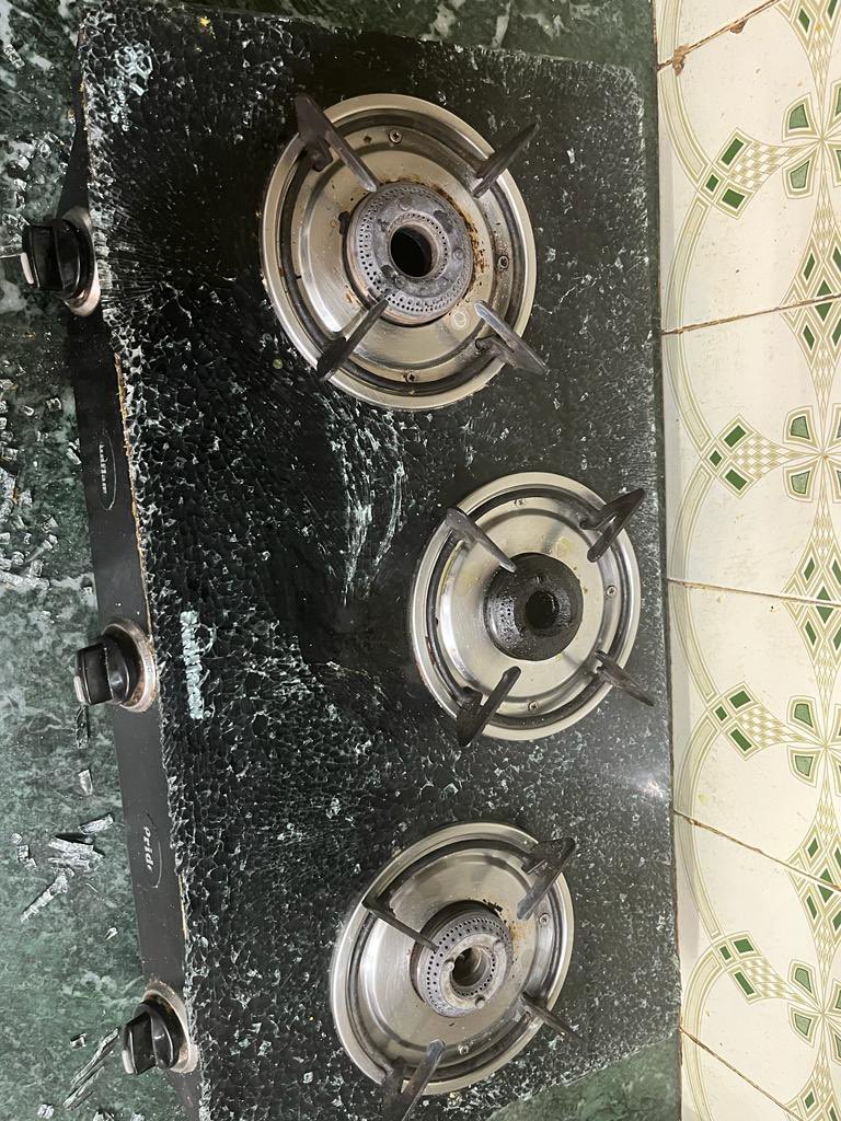 rpthakur's tweet photo. @SunflameIndia @amazonIN i have purchased sunflame 3 burner glass top stove on dated sep@2019 and today it burst during the cooking, my family member has injured due to glass breaking and all food has spoiled. These kind of brands using cheap material and playing with our life. https://t.co/abKKEL73s8