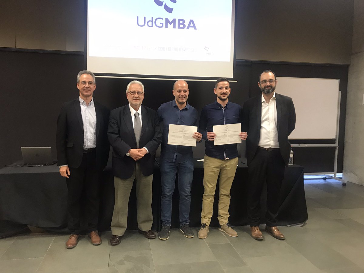 Els grupistes, Pau Serra, adjunt al director general, i Albert Oliveras, cap de l’àrea de màrqueting, han rebut el diploma de l’MBA de la <a href="/univgirona/">Universitat de Girona</a> de mans de Miquel Coma i <a href="/xamores/">Xavier Amores</a>, director de l’MBA.
Pau, Albert, molt orgullós de vosaltres i gràcies per convidar-me!