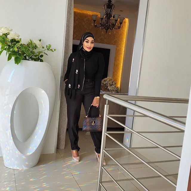 ZaritheBoss10's tweet image. 