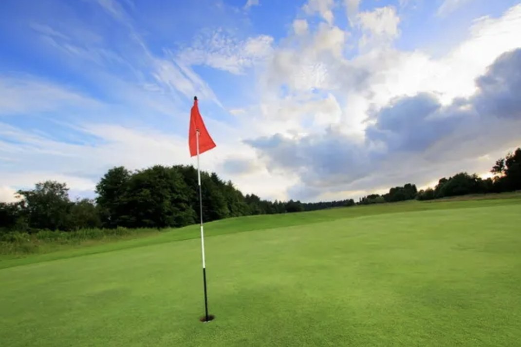 ゴルフ部の残りの新歓日程は 月曜日の「5/8」、「5/15」の2回のみです！⛳⛳

ちょっとでもゴルフを経験してみたい、ゴルフ部の雰囲気を見てみたいという方は最後のチャンスなのでぜひ参加してください！🏌🏌

どうしても別の日程で参加したいという方は随時対応するのでDMで聞いてみてください！🥰🥰