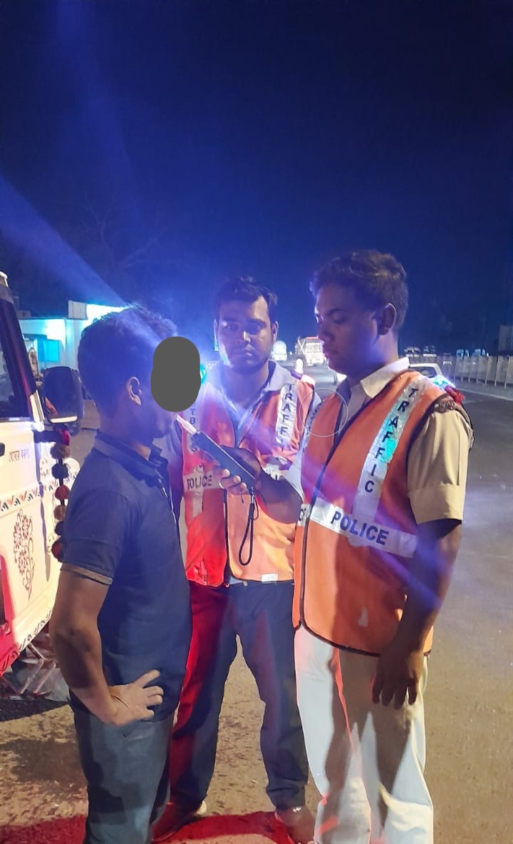JangipurPolice's tweet photo. #WestBengalPolice
#JangipurPoliceDistrict
#WBP
#ApnarSatheApnarPase
#WeCareWeDare https://t.co/WzLC3QFNuk