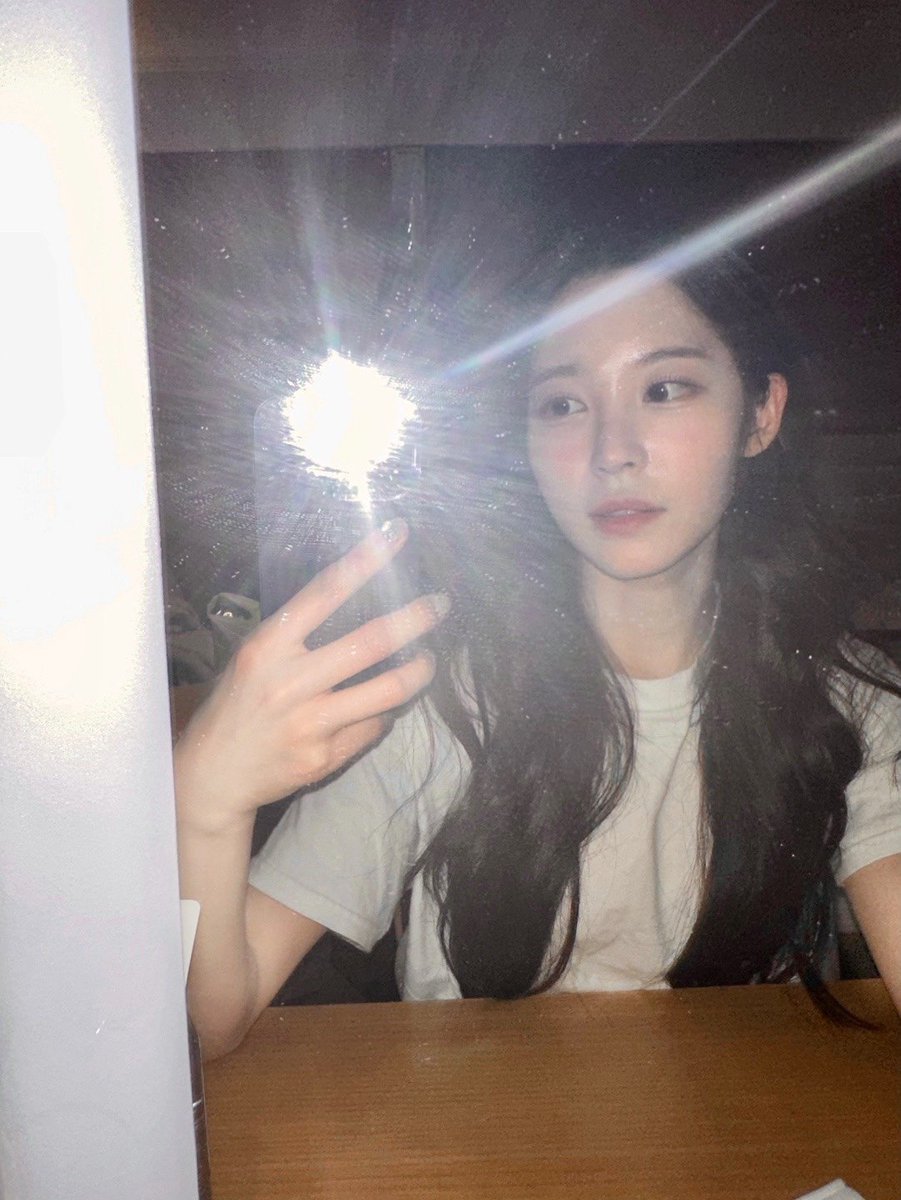 member_classy's tweet photo. [#형서] 

🤍 

#CLASSy #클라씨
#HYUNGSEO https://t.co/8SF3hoEjtr