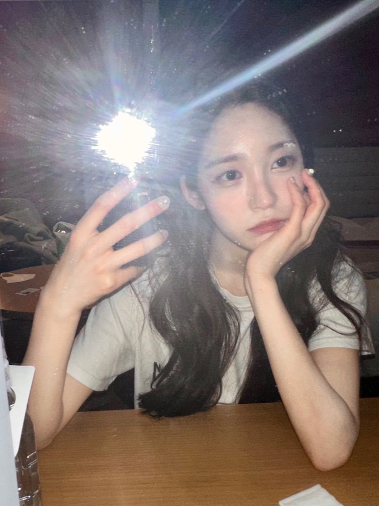 [#형서] 

🤍 

#CLASSy #클라씨
#HYUNGSEO