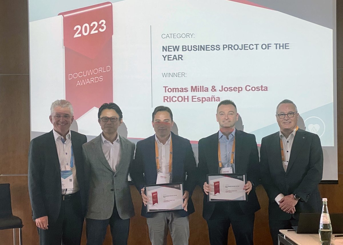 ricohspain's tweet photo. 🏆@ricohspain recibe el premio a "New Business Project" por la paquetización con @DocuWare del proceso de compras y cuentas, para dar respuesta a las necesidades del #KitDigital y ayudar a la transformación de las #pymes.
Un reconocimiento otorgado por @ricoheurope en #DocuWorld https://t.co/o6T8Cni3Og