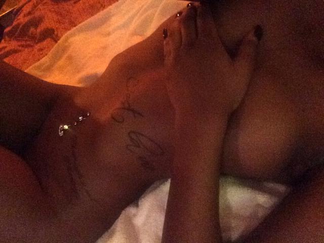 mspetite69's tweet photo. https://t.co/6brC23vzH6 #selling_content  #ebonylovesbbc  #PetiteSize https://t.co/pS6aTZyar3
