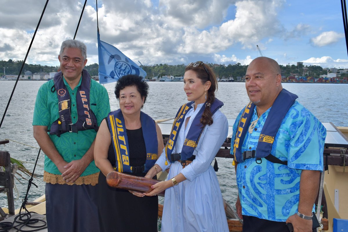 1st time aboard #UtoNiYalo an honour w HRH Mary, Crown Princess of #Denmark, Denmark’s Min. for Dev. Cooperation & Global Climate Policy Dan Jørgensen, @spc_cps DDG @psvivili & colleagues-witnessed historic signing of cooperation to progress action on #LossAndDamage in #PacRegion