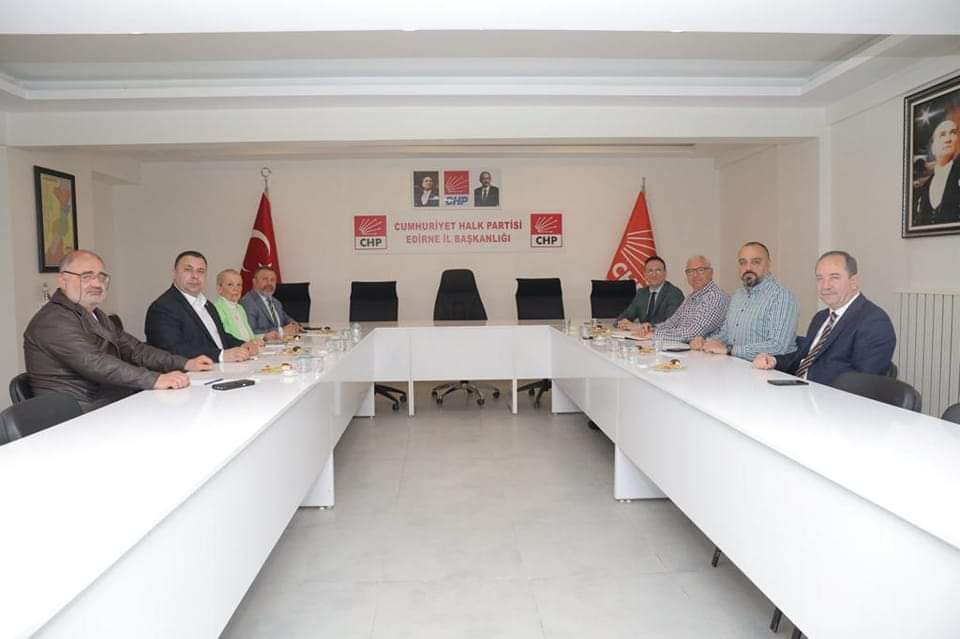 CHP Edirne İl Başkanı Samet Kahraman’ın ev sahipliğinde, Gelecek Partisi,Demokrat Parti ve Saadet Partisi’nin Edirne İl Başkanları ve ilçe başkanları ile bir araya geldik,seçim kampanyamızı ve birlikte gerçekleştireceğimiz çalışmaları planladık #BirleşeBirleşeKazanacağız
#SanaSöz