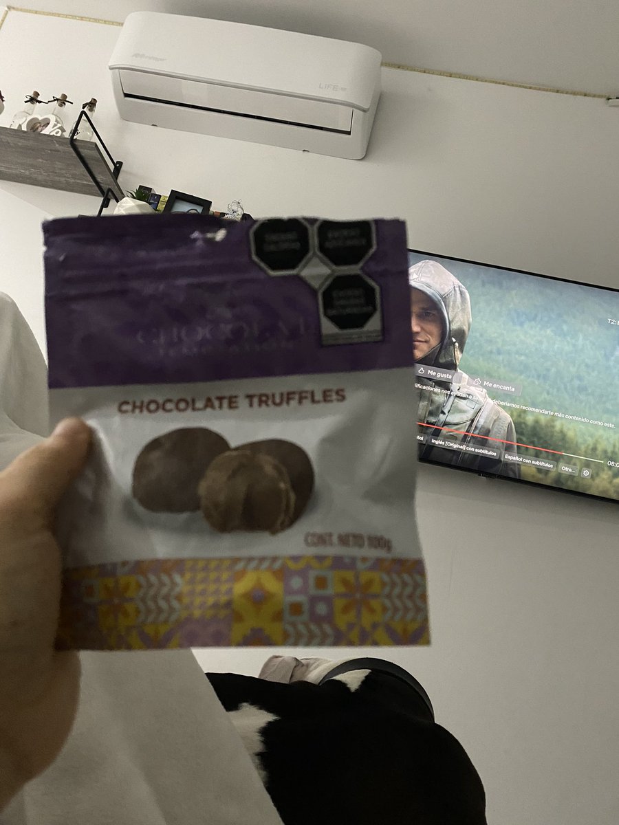snitchdxrada's tweet photo. Gracias, admiradora secreta de mi novia, mira quién ME estoy comiendo tu regalo 🥰 https://t.co/oT9oOTYNoI