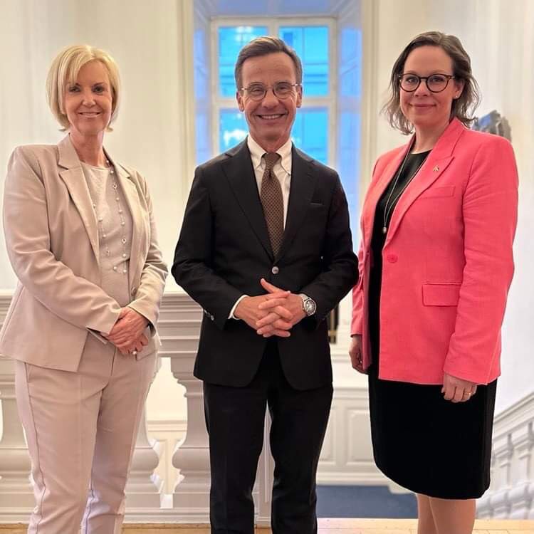 Ambassadör Charlotte Wrangberg (@charlottewrang1) on Twitter photo Besök i Köpenhamn av statsminister Ulf Kristersson och migrationsminister Maria Malmer Stenergard. Fokus bl a migrationspolitik i överläggningar och platsbesök.
🇸🇪🇩🇰<a href="/SwedishPM/">Ulf Kristersson</a> <a href="/MariaStenergard/">Maria M Stenergard</a> Besök i Köpenhamn av statsminister Ulf Kristersson och migrationsminister Maria Malmer Stenergard. Fokus bl a migrationspolitik i överläggningar och platsbesök.
🇸🇪🇩🇰<a href="/SwedishPM/">Ulf Kristersson</a> <a href="/MariaStenergard/">Maria M Stenergard</a>