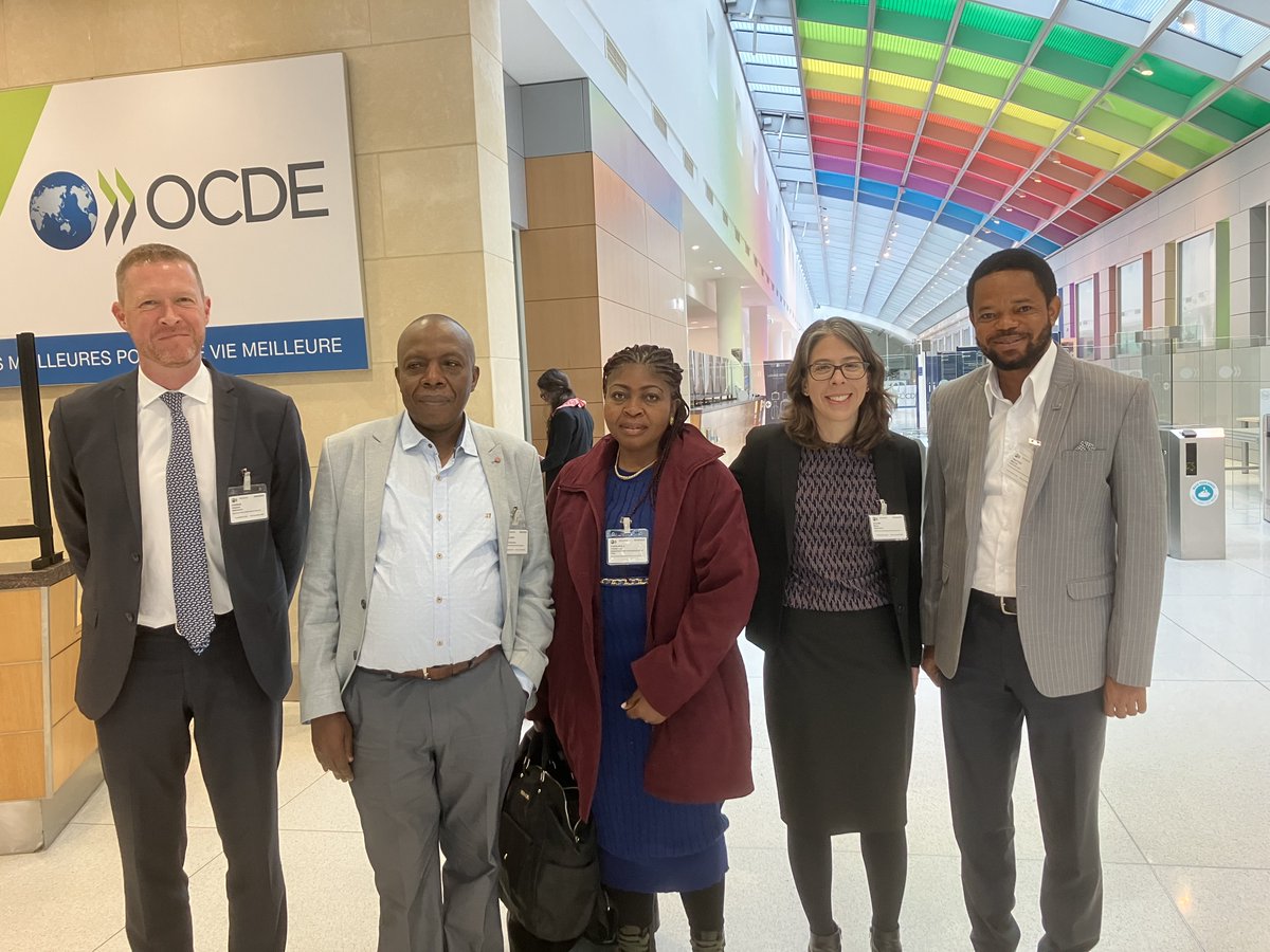 DCAF_Geneva's tweet photo. Join us in Paris at the OECD Responsible mineral supply chains partner sessions for a panel about how multistakeholder engagement through the #VoluntaryPrinciples contributes to the increasing requirements of human rights #duediligence
#OECDrbc @VPSHR https://t.co/rsfsRe8Vcj