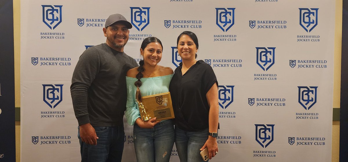 PLAID_SoftBall's tweet photo. This morning I had the honor to
present Sadie Salas at the BJC awards. Sadie has left her own mark at Highland as a model student athlete. She joins her two older brothers as a recipient of the prestigious award. Thank you mom and dad for blessing and entrusting in HHS. https://t.co/eegIfdnnci