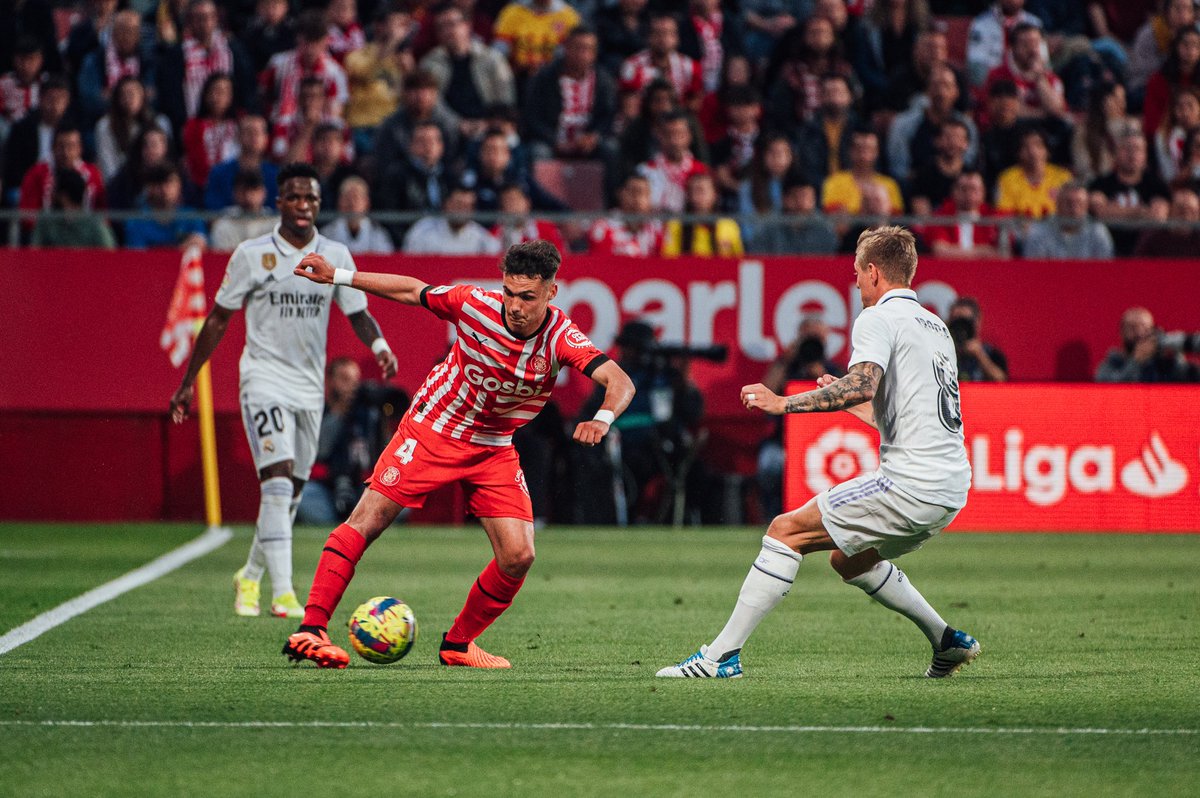 arnaueti_4's tweet photo. Impossible tenir un millor regal d’aniversari. Victòria espectacular de l’equip a Montilivi i davant un gran rival. L’objectiu a tocar, gràcies per aquesta nit, afició. @GironaFC https://t.co/7zYHbMNrub