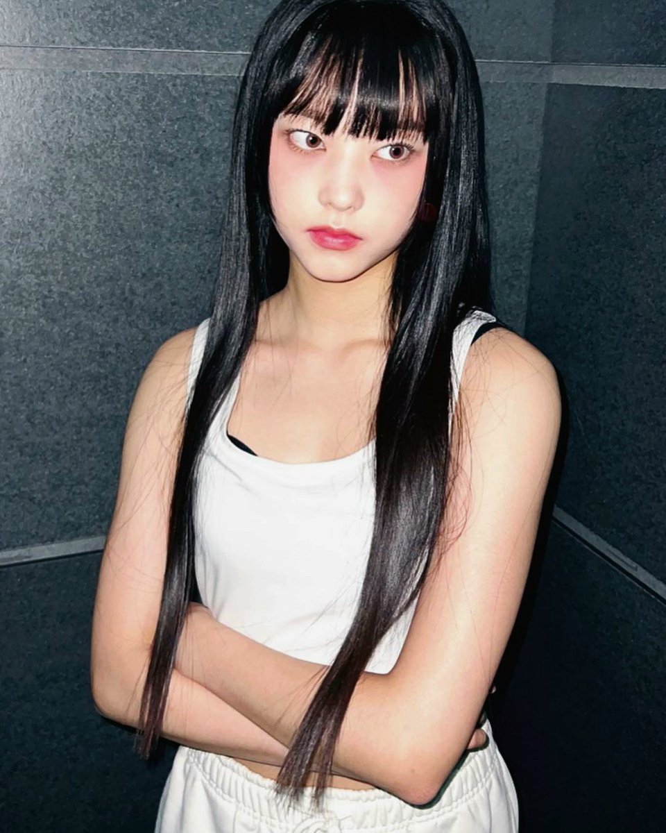 haerinpicss's tweet photo. IT GIRL KANG HAERIN https://t.co/yvdbqqoTvW