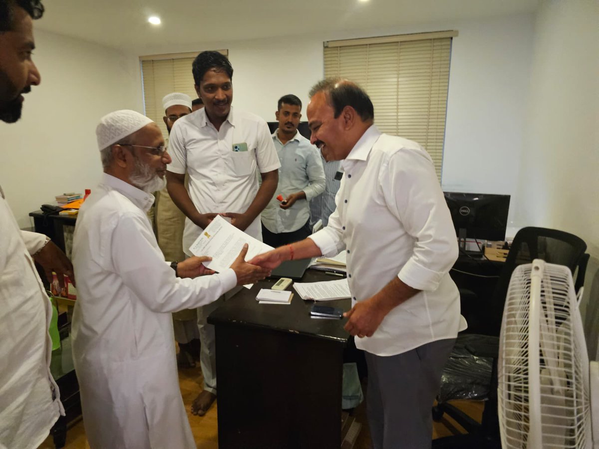 SridharGRR's tweet photo. మై హు: నా ఆప్ సబ్ కే లియే🤝 https://t.co/V2QTTMpNul