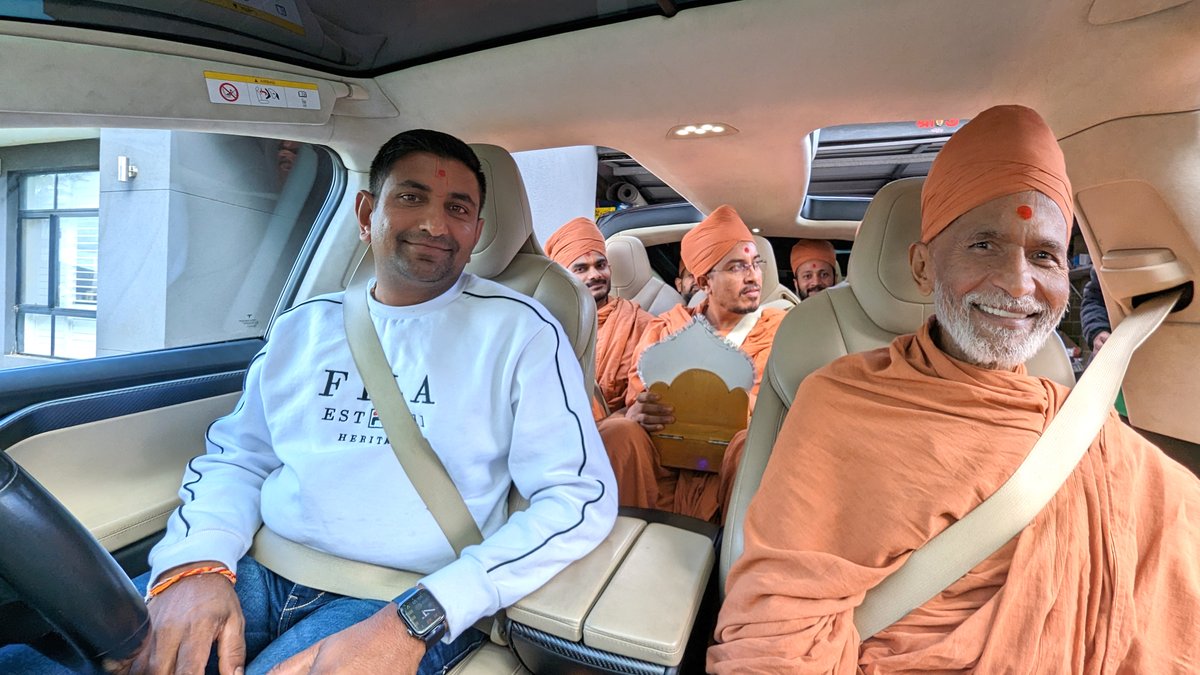 rajkotgurukul's tweet photo. Pu. Mahant Swami Padharamani at Brisbane (Australia)
.
.
#swaminarayan #rajkotgurukul #Gurukul #australia #brisbane #brisbanecity #teslacars #tesla #Saints #satsang #vicharan #swami #mahantswami #spiritual #devotee https://t.co/U63DhU24Xi