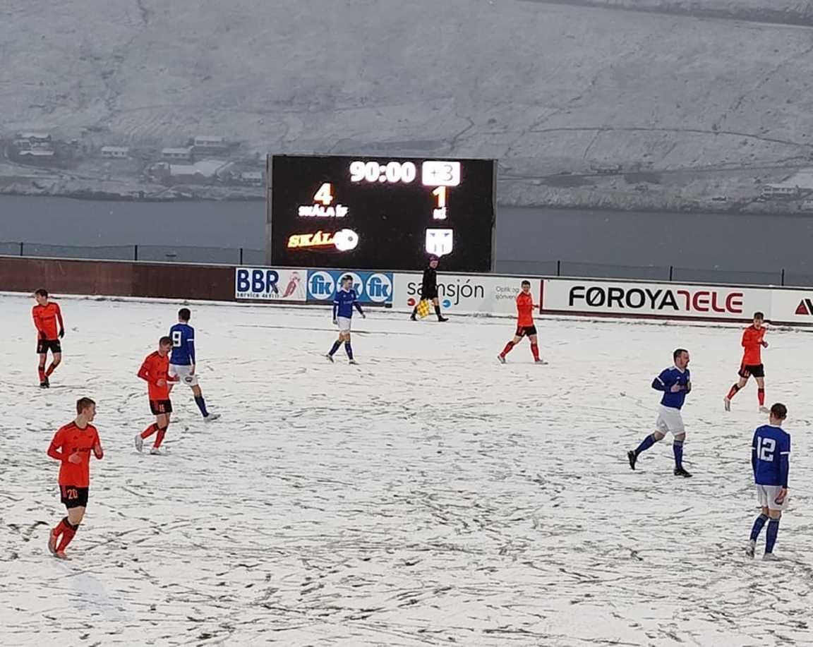 FaeroskFodbold's tweet photo. April 25th, Faroe Islands.. 🙃🙃

(Skála 4-1 KÍ II) https://t.co/rA34ImzD4K