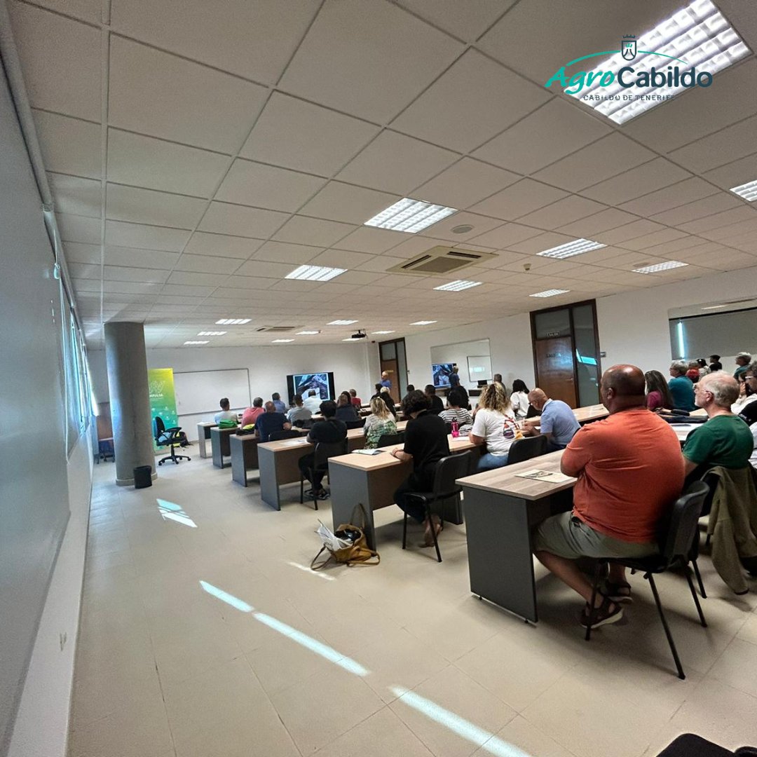 AgrocabildoTfe's tweet image. 👉🌱 Después de la sesión práctica de elaboración de compost del viernes pasado, ayer compartimos otra manera de añadir nutrientes al suelo: cómo elaborar té de compost, en Guía de Isora.

#ExtensiónAgraria #formaciónagraria #tédecompost