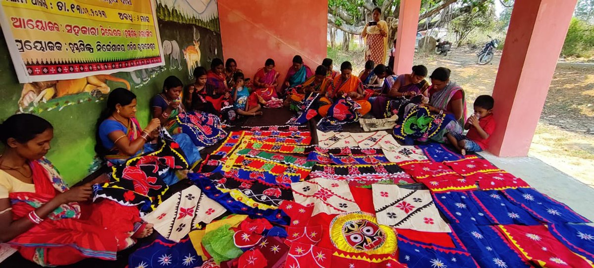 adhbolangir's tweet photo. Visited the master craft man (MCM) training centre in Cloth Patch work at Narasinghapur, Gudvella Block https://t.co/32Qa0DqTKw
