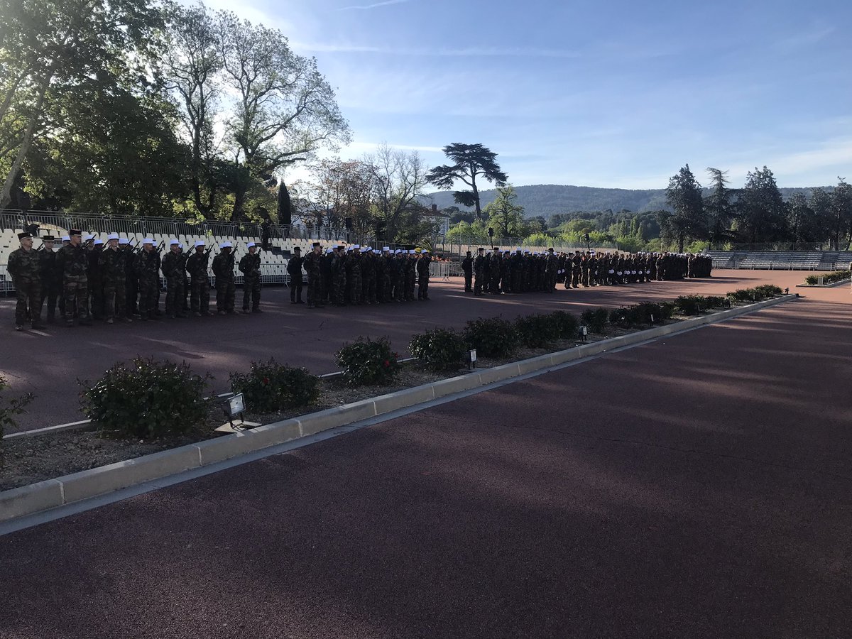 CDC_1RE's tweet image. Encore et toujours répéter! #1Re #Camerone