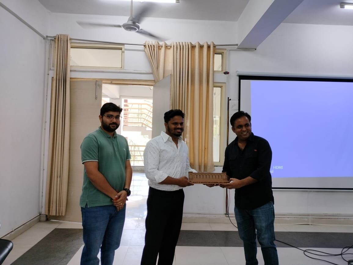 FoAPCenterNIC's tweet image. Organized Idea Generation Workshop for students with Punit Sharma, Founder of Sahayak on 25th April 2023. The workshop helped unlock creativity and fostered innovative ideas for shaping the future and unleashed students creativity #IdeaGeneration #StudentWorkshop #Innovationhub
