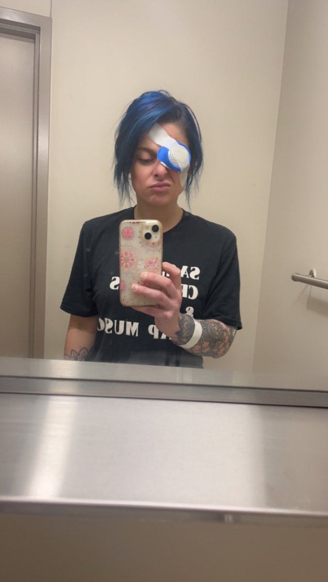 itsdelilahblue's tweet photo. 3rd eye surgery for detached retina today..
#domesticabuse #survivor #takingmypowerback https://t.co/hoDN40fOKf