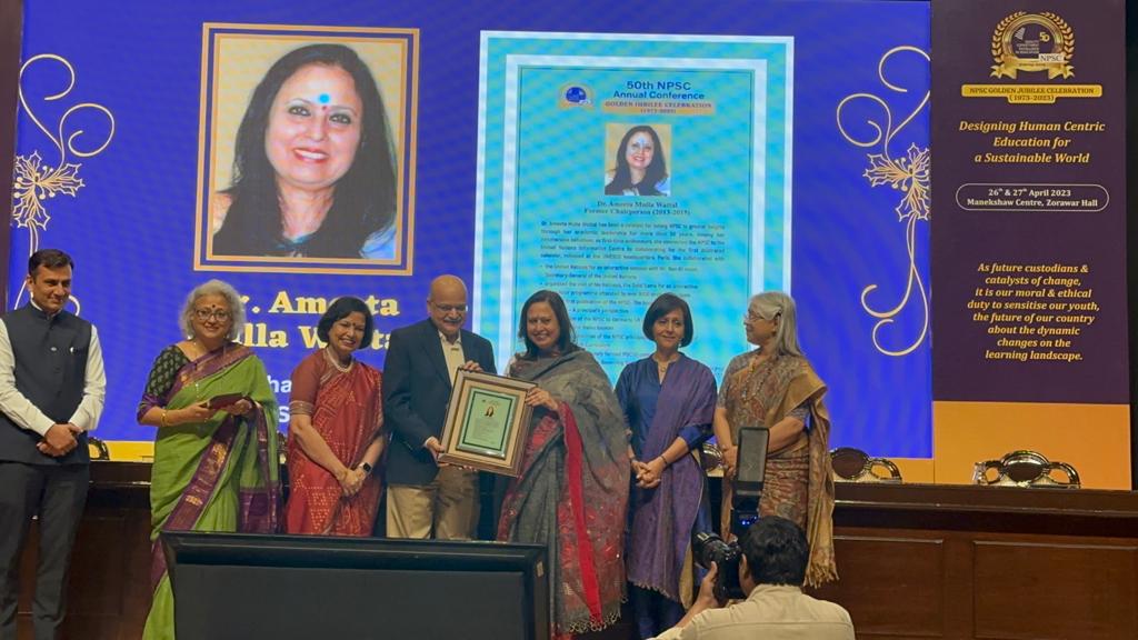 NidhiTewarii's tweet image. Our Chairperson being felicitated @#NPSC Golden Jubilee Celebrations. Proud moment for# DLF QEC Innovative Schools. @WattalMulla , @RidgeInfo , @Summer_Fields21 , @Activate1M1B , @AllCBSENews , @ciet_ncert , @AsiaEducation , @EduMinOfIndia , #education , #SDGs