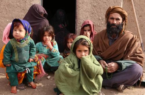 Limportant_fr's tweet photo. Afghanistan: «Des mères sont rejetées par leur mari et leur famille après avoir donné naissance à une fille» https://t.co/3VeaQoAu0C @KabulNow https://t.co/At1MTnYEbQ
