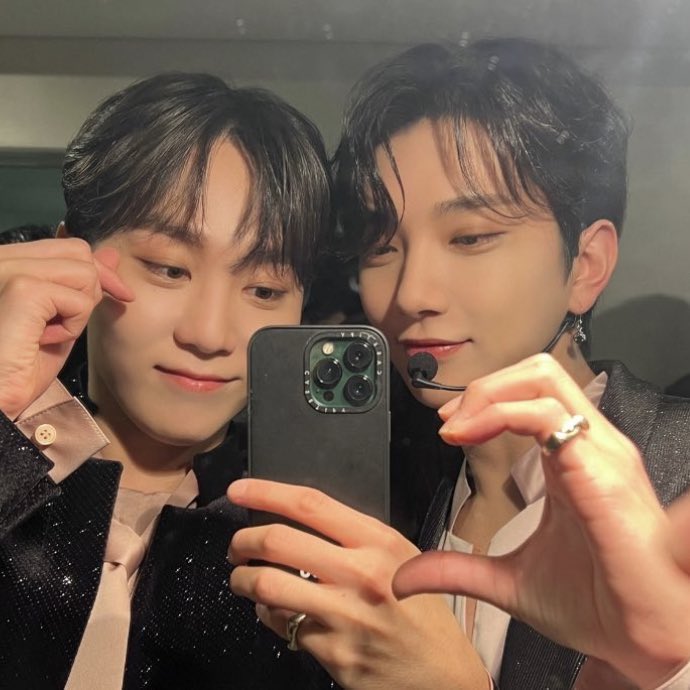 tngrn5B's tweet photo. 승관이 쓔아횽🍊🧡 옆에 있으면 유난히 고당도 감귤이 되는 게 아무래도 귤톤이 분명한듯 https://t.co/YT5TCqG6hU