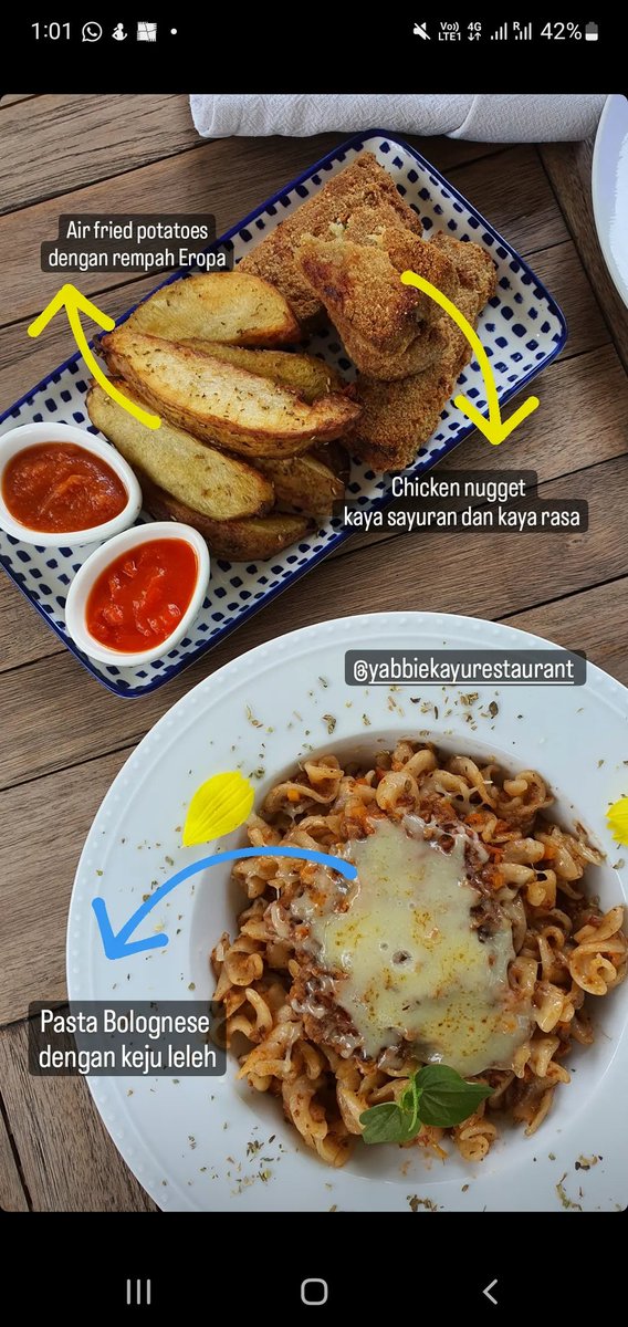 KidsMenu Yabbiekayu. Porsinya besaar 😆 Bisa untuk share 2 orang dewasa 🤭 Airfried Potato dengan Chicken Nugget 45K, Pasta Bolognese 55K. #nongkrongjogja #foodjogja #makansiangjogja #gardenrestojogja #pastajogja #lunchjogja #restokebunjogja #healthyfoodjogja