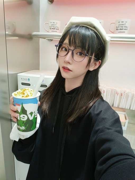Twitterのコスプレ画像32