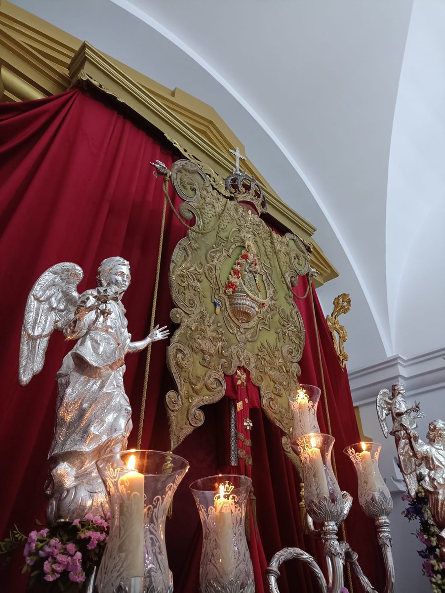 hdadchipiona's tweet photo. Asi amanece nuestra capilla para el solemne triduo que dara comienzo hoy , a las 21:30h en la Capilla de la Hdad . Será oficiada por el  Rvdo Fray Juan Jose Mejias Rodriguez ( Rector del Santuario de Ntra Sra de Regla ) sera dedicada a nuestros jovenes https://t.co/7xrmsWIE48
