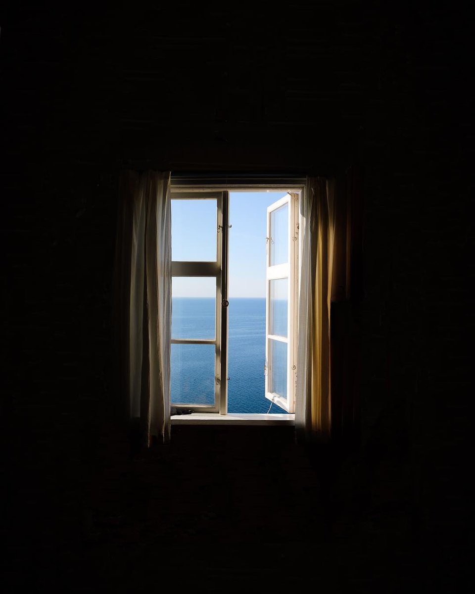 Unique_Abstract's tweet photo. The Window by Marcus Cederberg https://t.co/XFeT70rbHr