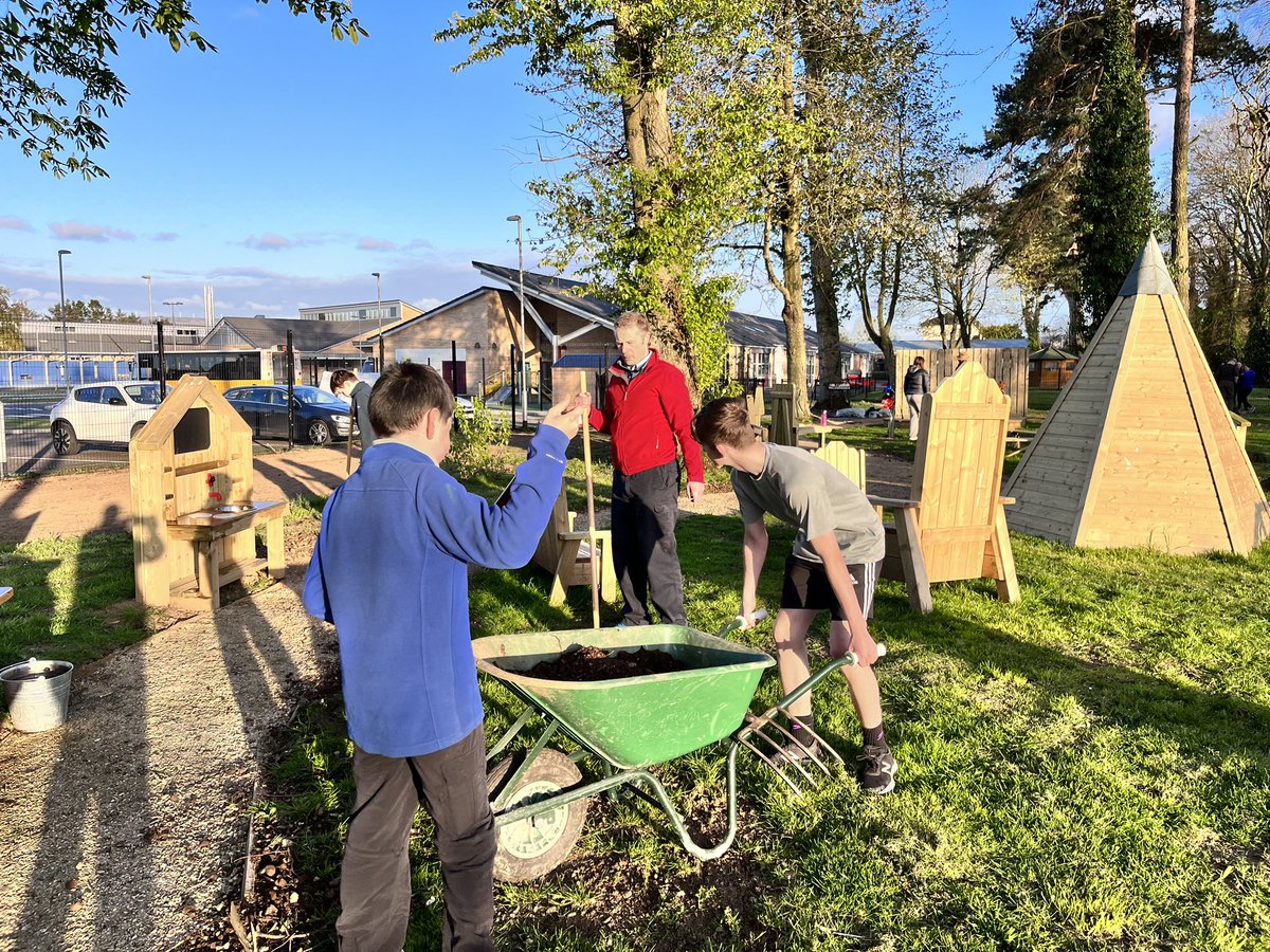 1NIACFOCBCoy926 (@ocbcoy926) on Twitter photo Community Engagement is a core part of the Cadet Experience. Well done to Limavady Detachment for their hard work and helping add to the childrenās experience at Rossmar School <a href="/1_NI_ACF/">1 NI ACF</a> <a href="/LimavadyBorough/">Roe Valley News</a> @ColCadetsACF <a href="/RFCANI/">RFCA NI</a> <a href="/ALieutenancy/">Antrim Lieutenancy āļø</a> <a href="/LLCoLondonderry/">LLCoLondonderry</a> Community Engagement is a core part of the Cadet Experience. Well done to Limavady Detachment for their hard work and helping add to the childrenās experience at Rossmar School <a href="/1_NI_ACF/">1 NI ACF</a> <a href="/LimavadyBorough/">Roe Valley News</a> @ColCadetsACF <a href="/RFCANI/">RFCA NI</a> <a href="/ALieutenancy/">Antrim Lieutenancy āļø</a> <a href="/LLCoLondonderry/">LLCoLondonderry</a>
