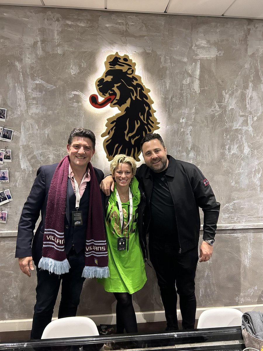 HodgsonHoward's tweet photo. So lovely to be back at my spiritual home last night, Villa Park in all it’s glory under the lights! Good first half where Moreno was once again, fantastic! 2nd half, sat in + limited Fulham to little. 10 unbeaten and 8 wins! Amazing. Thanks so much to my pal @LukeRoper77  #utv https://t.co/pn6xNDaZCz