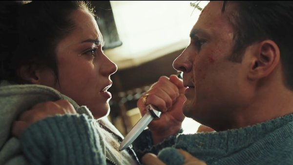 ThrowinthePal's tweet photo. How it started:                                                    How it's going:

"Weirdly good chemistry"                          "I'm dead inside"
#knivesout                                                        #ghostedmovie https://t.co/G9QjUDRU2L