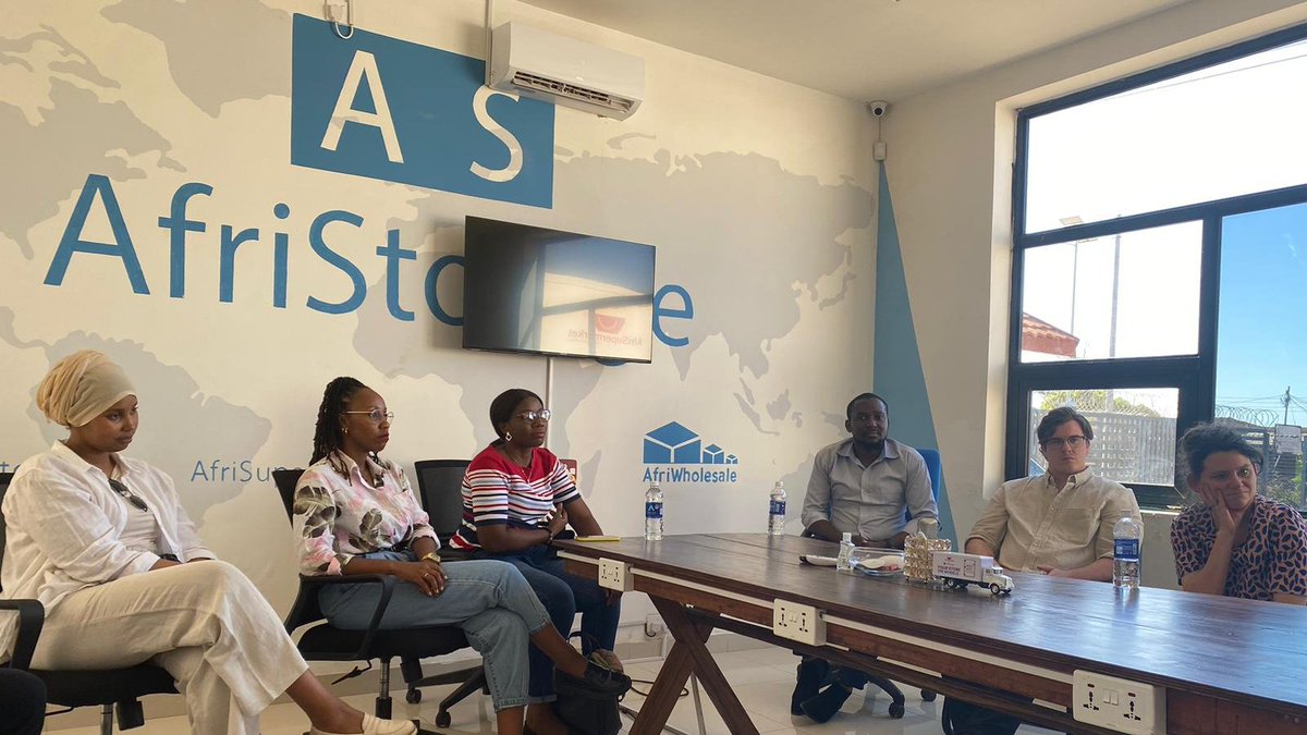 DIGILOGIC_EU's tweet photo. #DIGILOGIC team in #Lusaka at the project meeting hosted by @BongoHive meeting #MercuryLogistics and @AfriDelivery
@DigiHubLog #Endeva @MESTAfrica https://t.co/cP3GXLfnKS