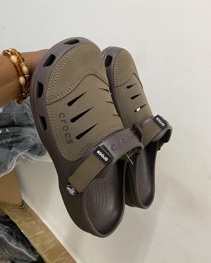 crocskali's tweet image. 1 pair - 45,000/= tshs ($20)
☎️ : +255769928320
💌 : crocskali@gmail.com

Nationwide delivery 🚚 
#crocscomfort  #crocszn