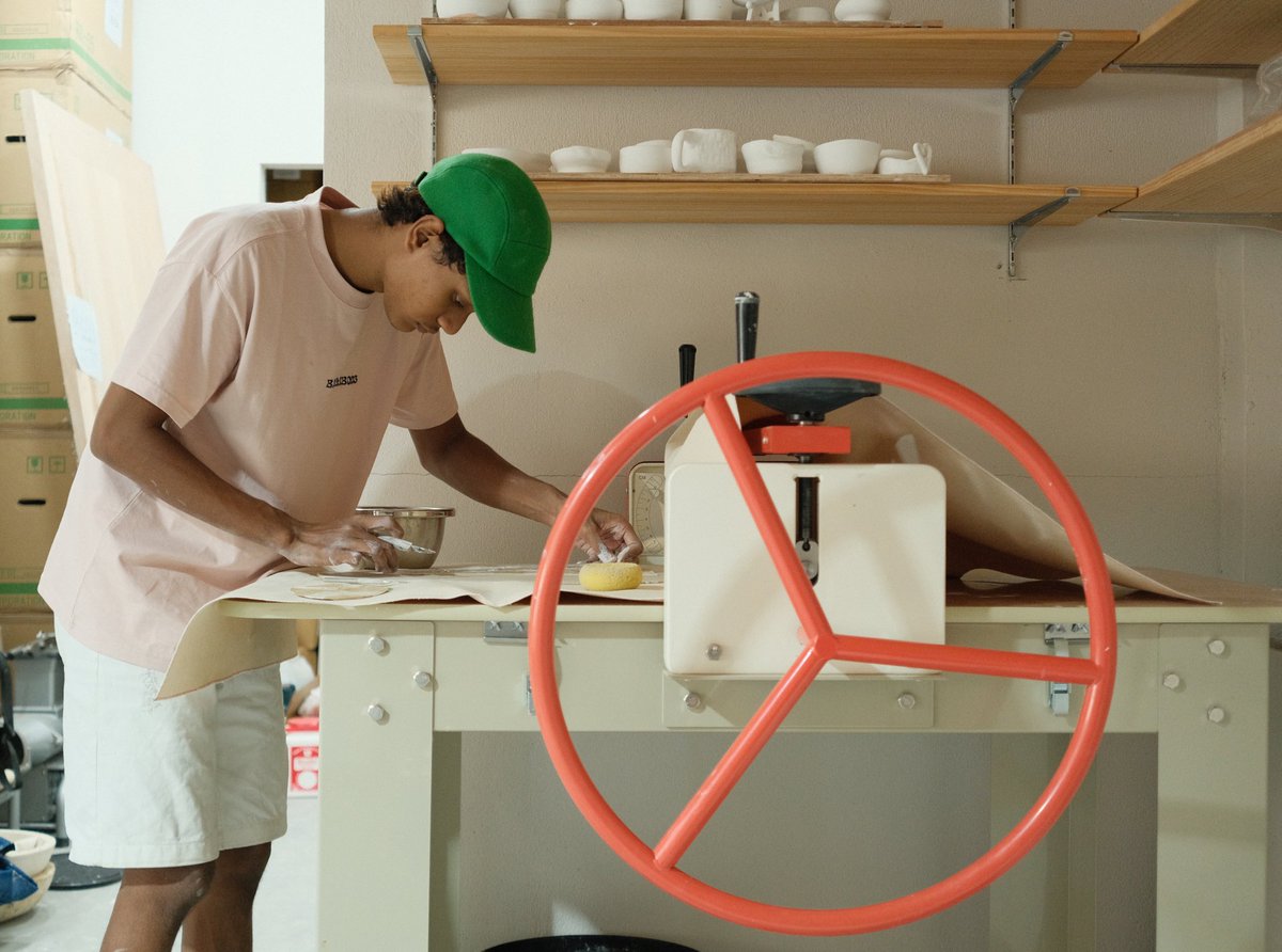 Did you know that using a slab roller can save time and get you the perfect slab for your handbuilding project?By applying consistent pressure, this machine creates even slabs with uniform texture and thickness. Learn more about slab building in our hand building beginner course.