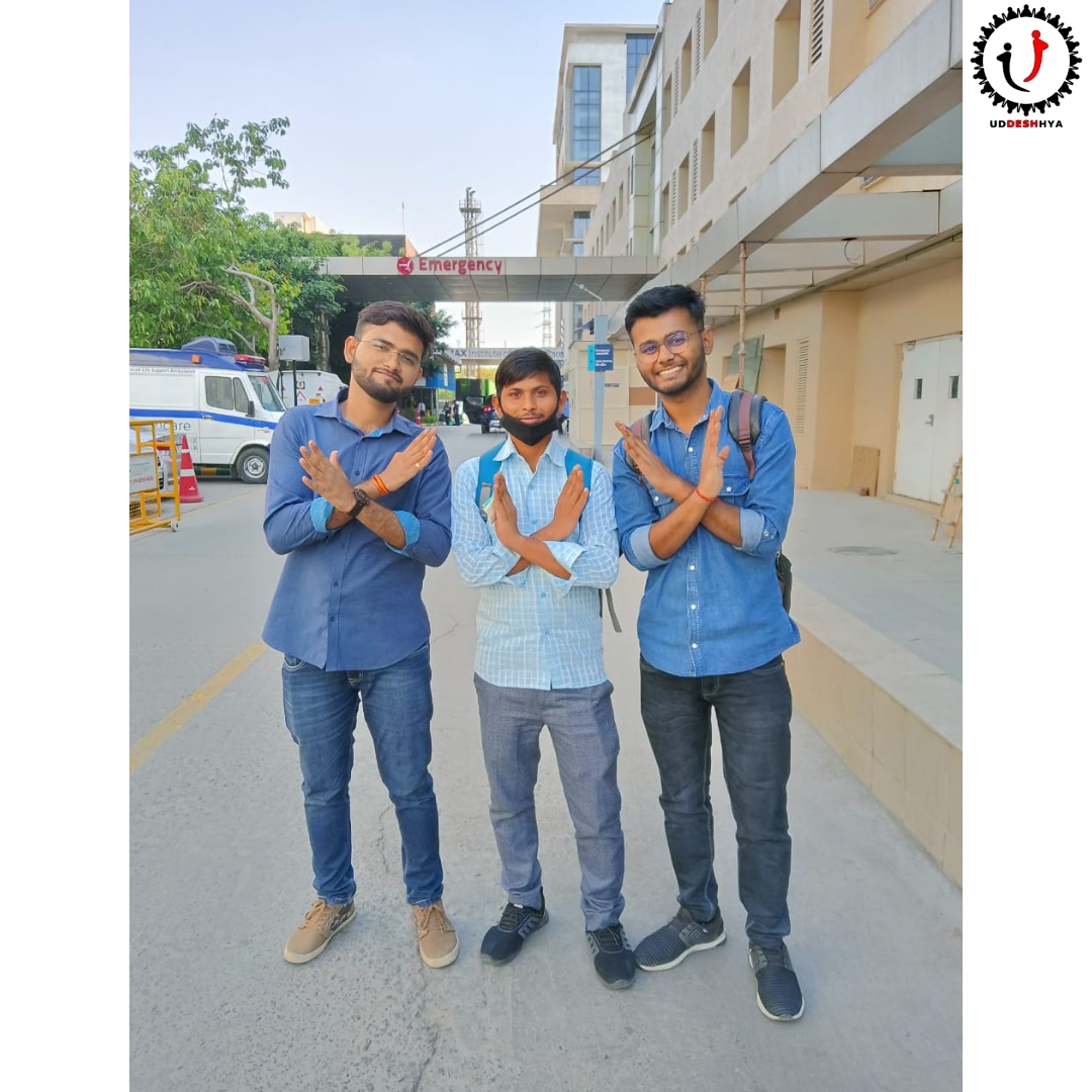 Kiet_edu's tweet photo. On 17th April, two units of blood were donated by our college students in MAX Hospital, Vaishali.
Team #UDDESHHYA heartily thanks them for their efforts.
#kiet_group_of_institutions #KIETGZB #kietengineeringcollege #KIET #AKTU #AICTE #living_for_a_reason #blood #blooddonation https://t.co/LhiLFdw3yH
