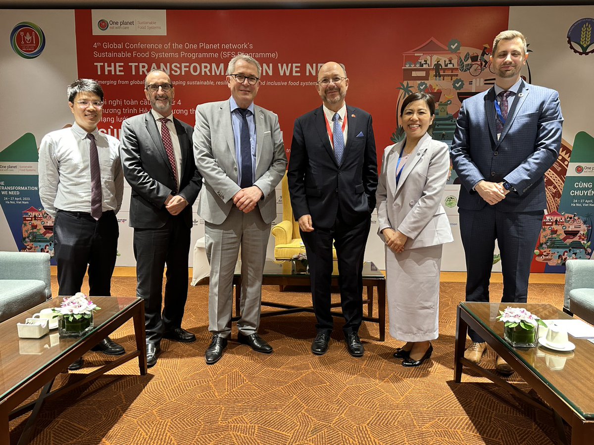 GqspVietnam's tweet photo. The implementation quality of the #GQSP_Vietnam and #EIP project within strategic cooperation between @UNIDO and @SECO was highly appreciated in the side meeting of #UNIDO Managing Director, Mr. Gunther Berger and Swiss Ambassador, Mr. Thomas Gass. https://t.co/g2urVJbHgB