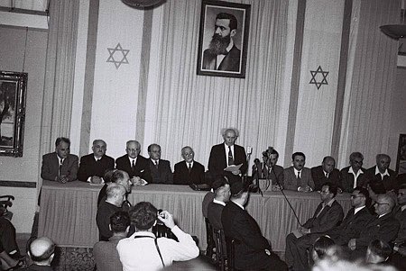 75 anni di Israele.
75 anni di speranza, radici, contraddizioni, tenacia e democrazia.
Mazel tov 🇮🇹🇮🇱