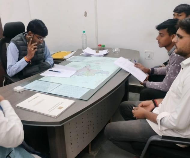 dkjaipur0009's tweet photo. कृषि महाविद्यालय खेरला बुजुर्ग महवा दौसा 
क्यों कर रहे हो कृषि छात्रों के साथ खिलवाड
कृषि महाविद्यालय में ना लैब ना लाइब्रेरी ना फील्ड
@RajCMO 
@KatariaLalchand 
@hanumanbeniwal 
@1stIndiaNews 
@zeerajasthan_ 
@News18Rajasthan 
@ophudla @DhanrajRaswa https://t.co/JzNzS73ThT