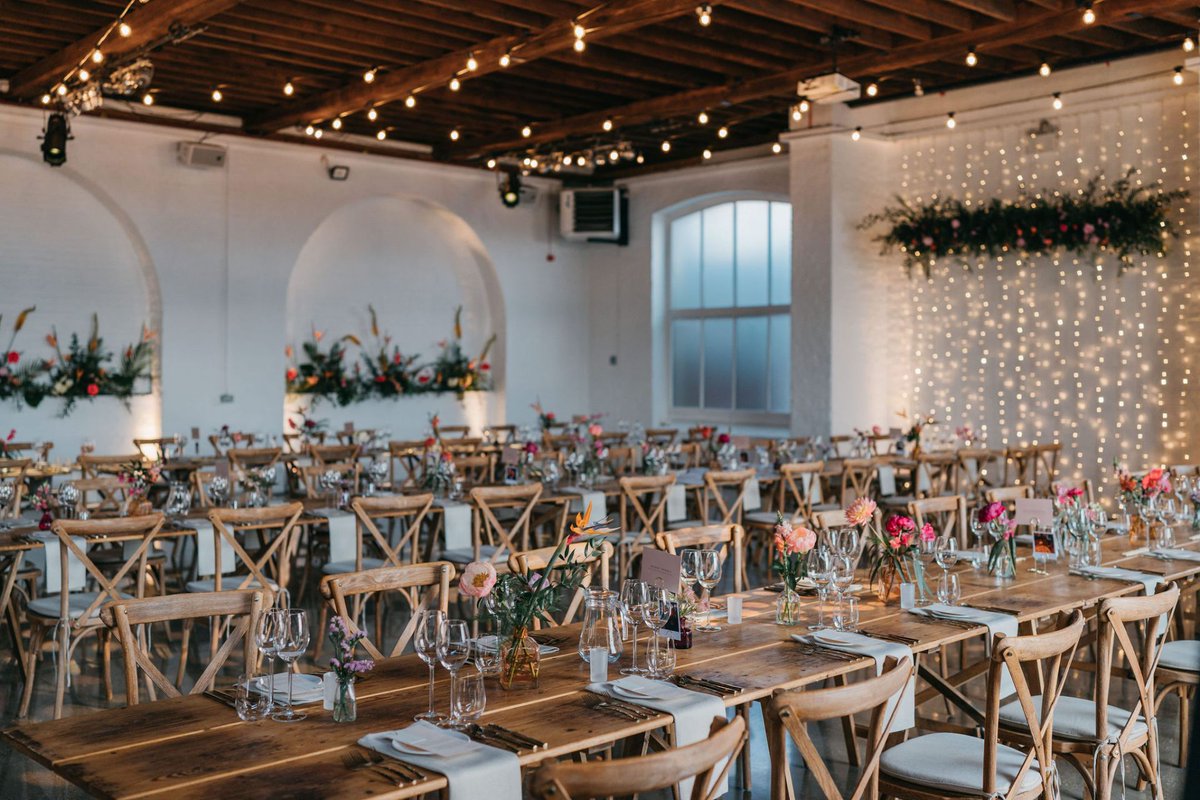 Sustainability isn’t just a buzz word, it’s something that can inform all the decisions you make when you are planning your wedding (if you want it to). There are lots of things you can do to have a consciously sustainable wedding, or simply make it

devinebride.co.uk/2023/04/lots-o…