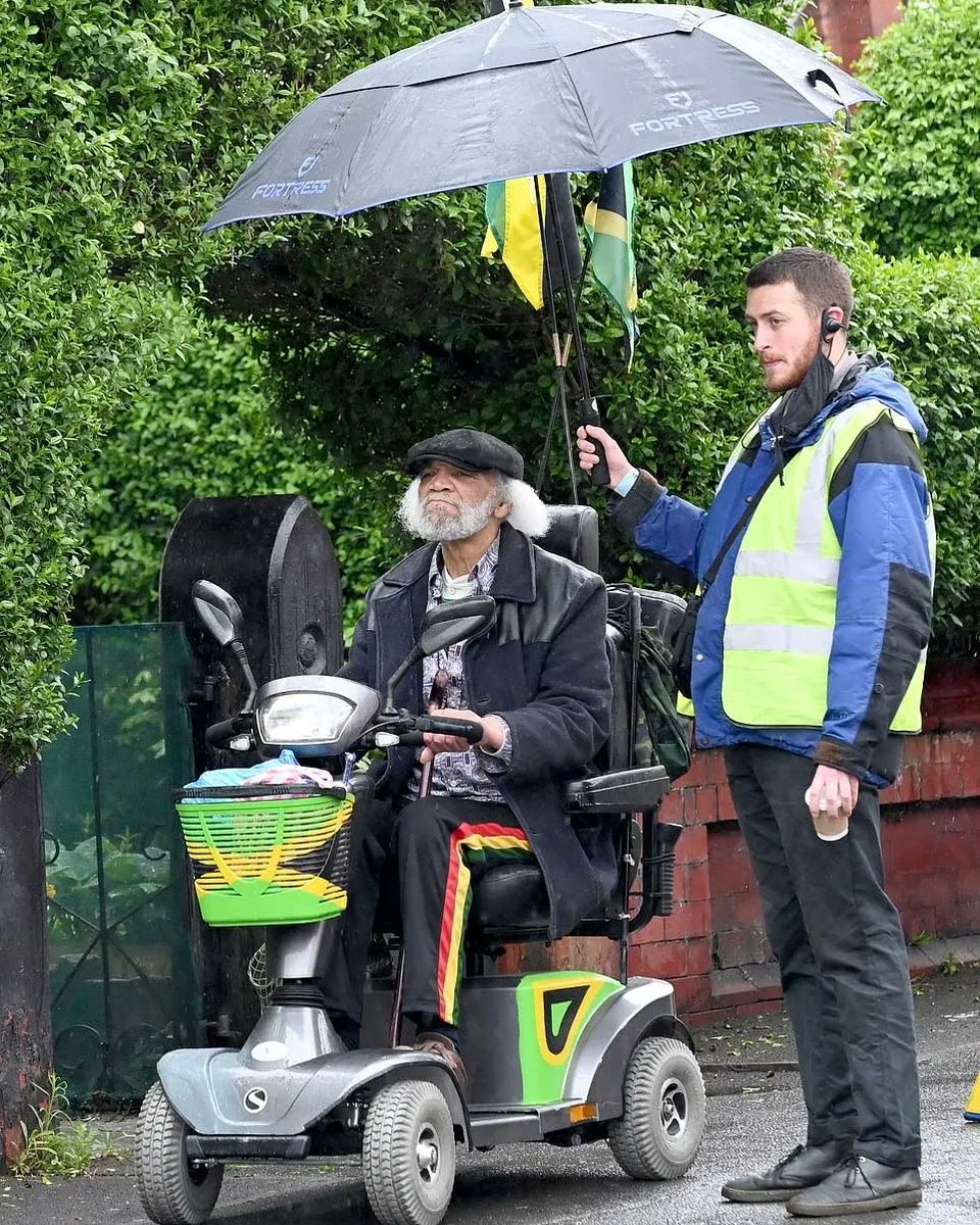 The Full Monty is being revived as a Disney+ TV series 25 years after the original film...here is a picture of our Paul Barber(Denzil) on the set🍹
#paulbarber
#onlyfoolsandhorses 
#ofah 
#comedy 
#TheBest