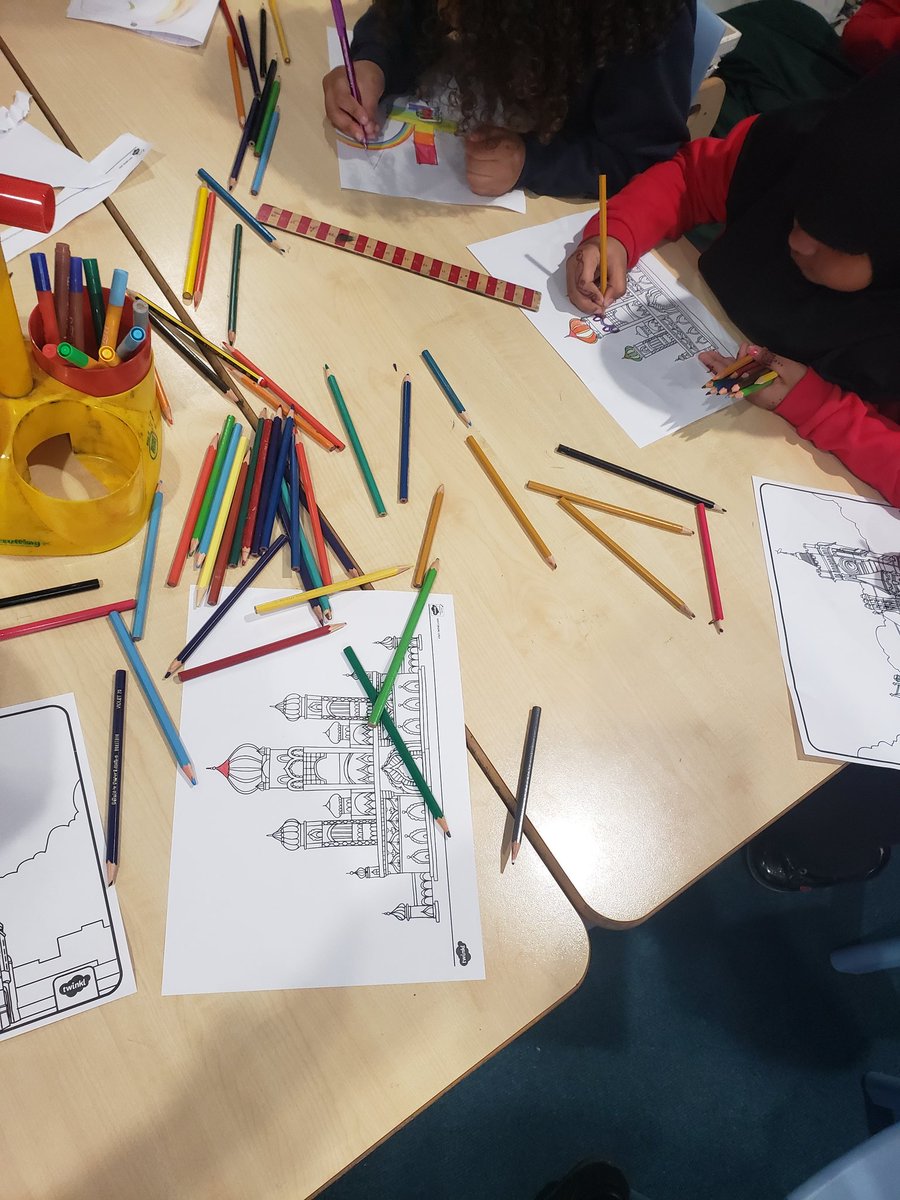 MrsRHarvey's tweet photo. Class 5 have talked about special places and designed and built their own  happy place. https://t.co/OeGdPcCJ4U