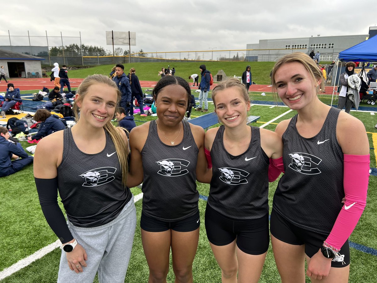 coachtesta's tweet photo. 4x200: the cross country team edition. Chelsea Clark with the 🤌 anchor leg! https://t.co/MjMM7mVJpx