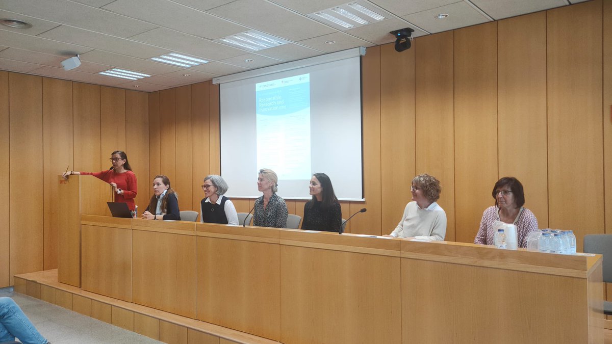 Research group M3O (@uvic_m3o) on Twitter photo 👉🏻After the presentations, it is time for questions and doubts, now that we know more about #RRI #3JM3O <a href="/AdelinaCoHe/">Adelina ComasHerrera</a> <a href="/GinGarriga/">Maria Giné-Garriga</a> <a href="/anraar/">Anna Ramon</a> <a href="/UDivulga/">UDivulga</a> <a href="/UVic_FCSB/">Facultat de Ciències de la Salut i el Benestar</a> <a href="/uvic_ucc/">UVic-UCC</a> 👉🏻After the presentations, it is time for questions and doubts, now that we know more about #RRI #3JM3O <a href="/AdelinaCoHe/">Adelina ComasHerrera</a> <a href="/GinGarriga/">Maria Giné-Garriga</a> <a href="/anraar/">Anna Ramon</a> <a href="/UDivulga/">UDivulga</a> <a href="/UVic_FCSB/">Facultat de Ciències de la Salut i el Benestar</a> <a href="/uvic_ucc/">UVic-UCC</a>